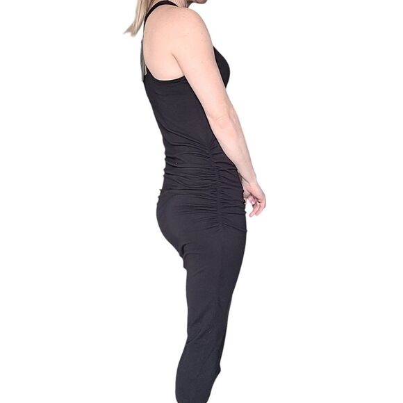 Elegant Black Sleeveless Dress - Picture 2 of 8